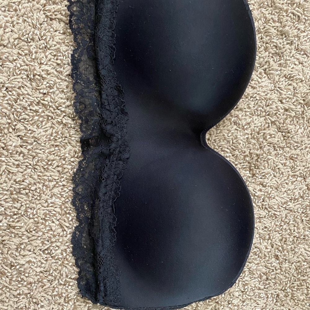Strapless bra with lace